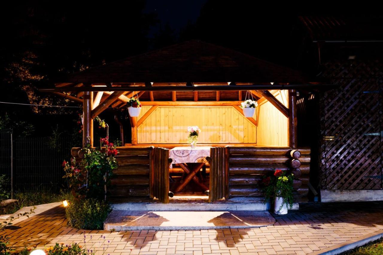 Topliţa Casa Tudor מראה חיצוני תמונה